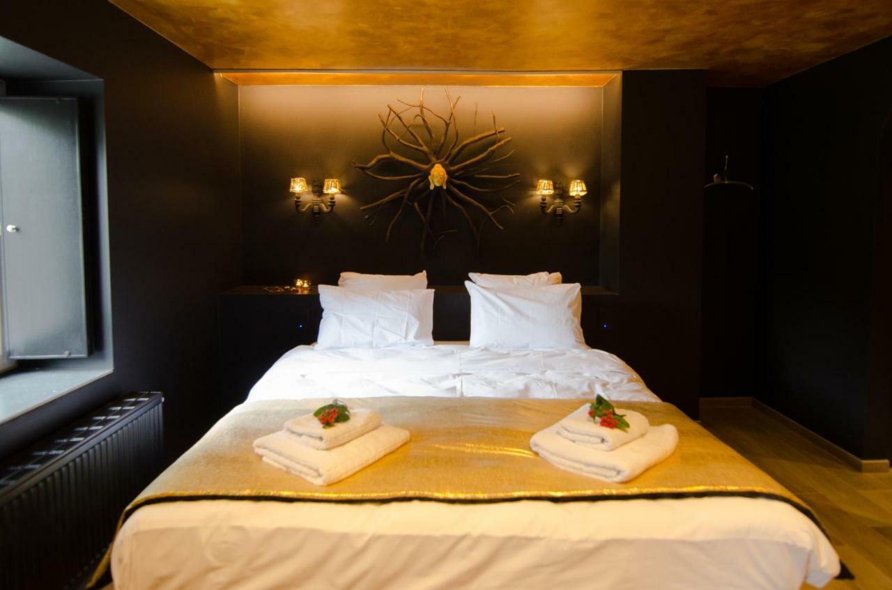River Lodge Hotel Insolite Maredsous Exteriör bild